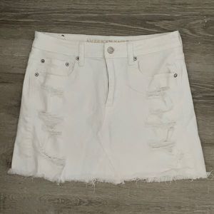 AEO distressed white jean skirt
